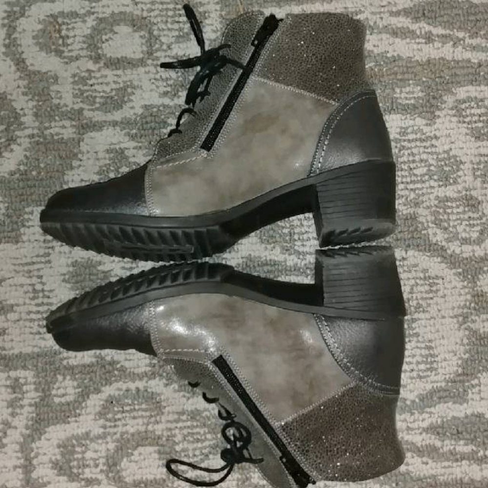 Milano Suave grey heeled booties